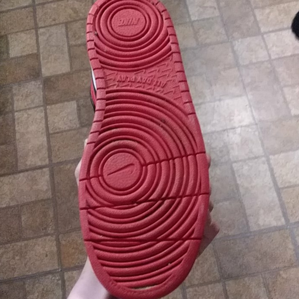 Shoes - Picture 2 of 3